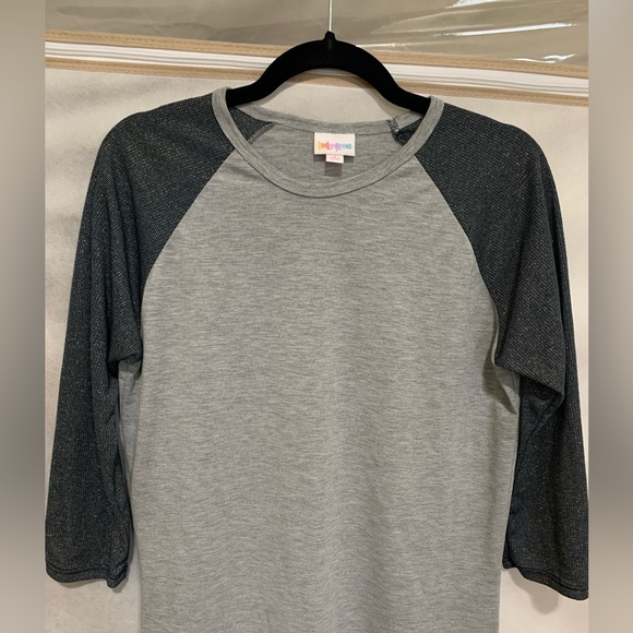 LulaRoe Randy Tee - Picture 2 of 12